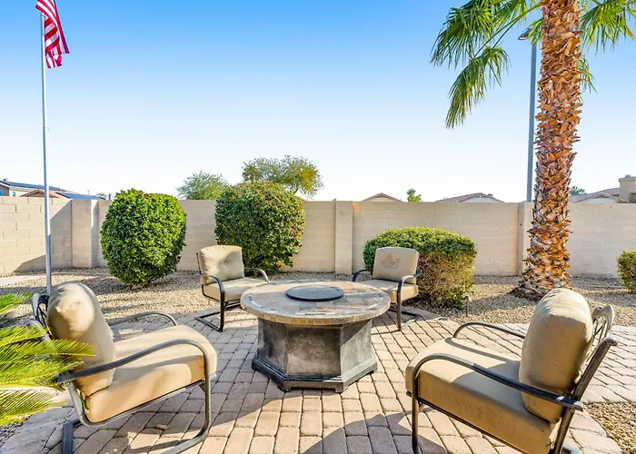 Palm Valley Oasis
